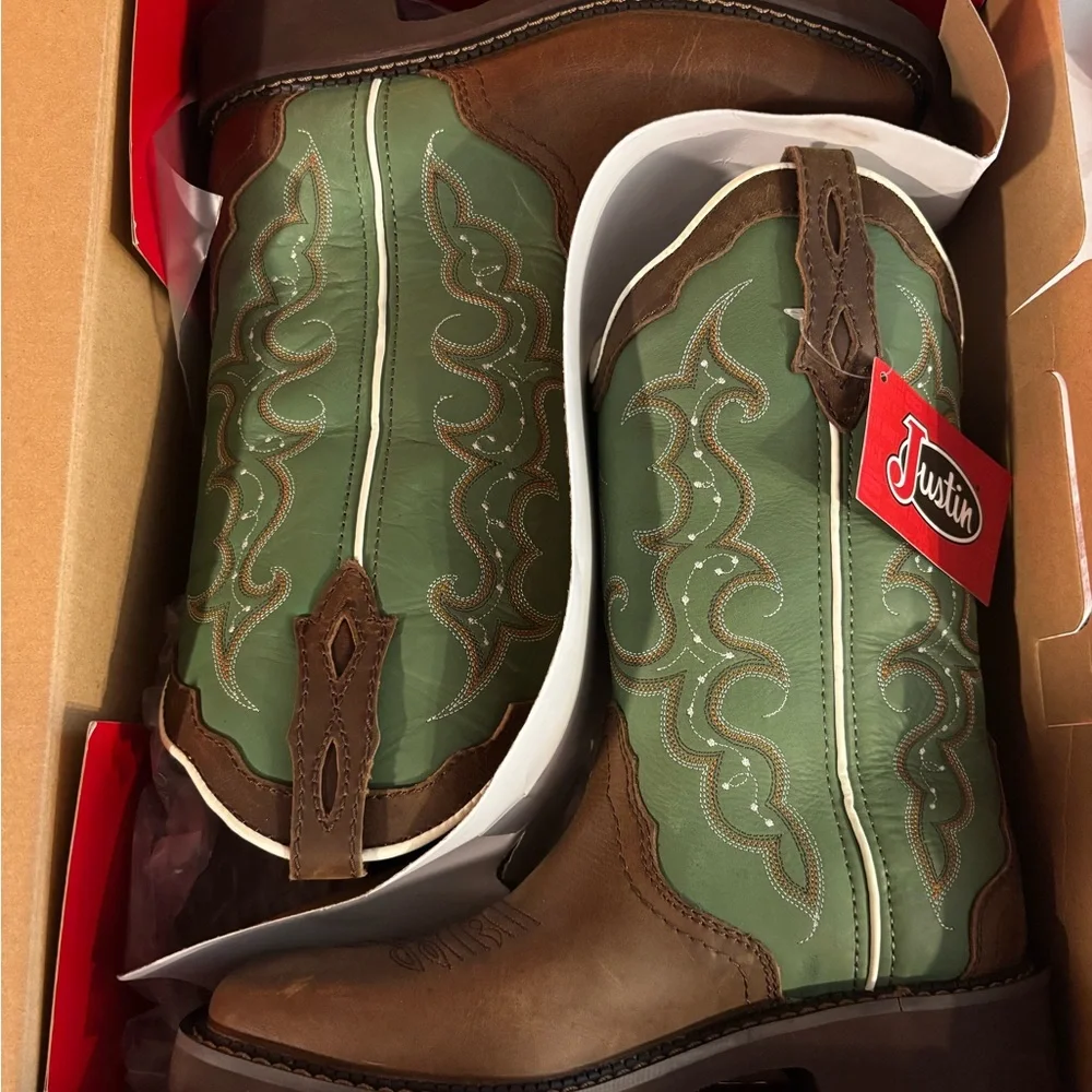 Justin Boots Women's Olive and Chestnut Heeled Boots - Picture 1 of 2